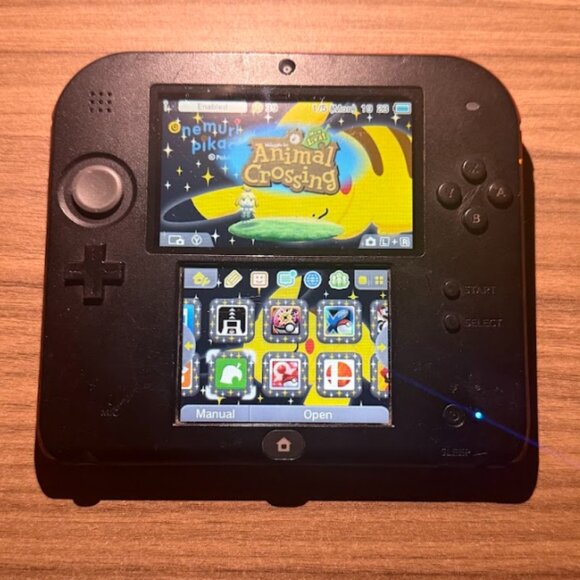 Nintendo 2DS Console Black/Red with Pokemon Bank, Poke Transporter & Games - Picture 6 of 16